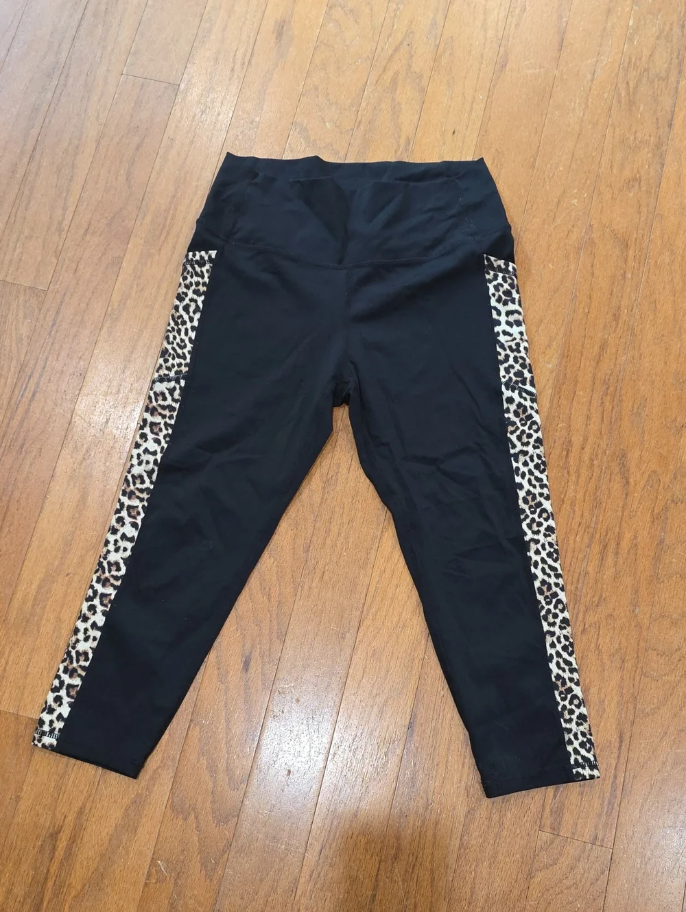 ZYIA Black Capris Leggings with Leopard Side Stripes - Picture 1 of 4
